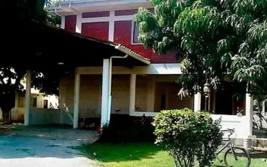 Spacious Home, large Lot near the beach in Puerto Cortes