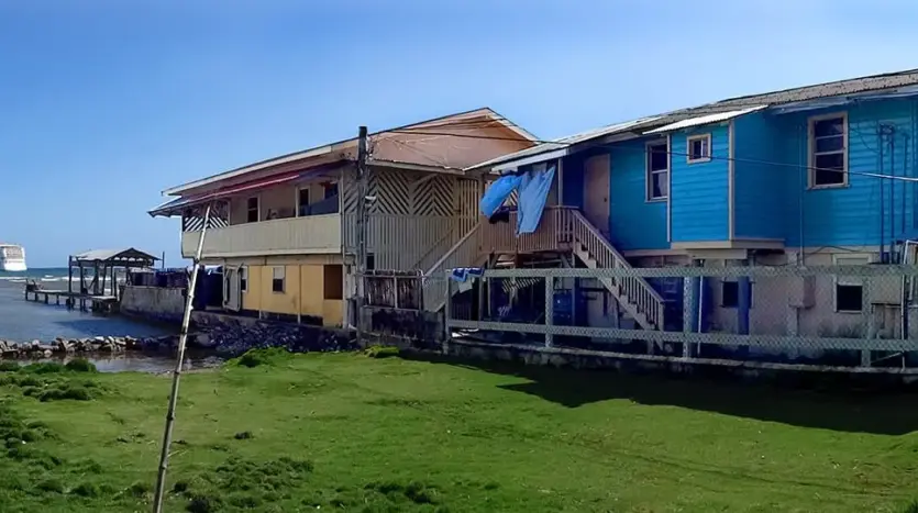 Roatan Flowers Bay Property for sale