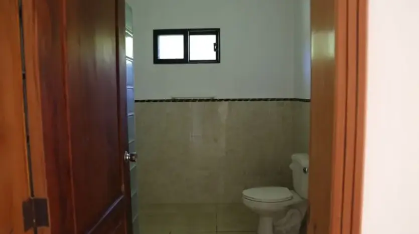 Baño de la casa en Trujillo Beach Eco Development