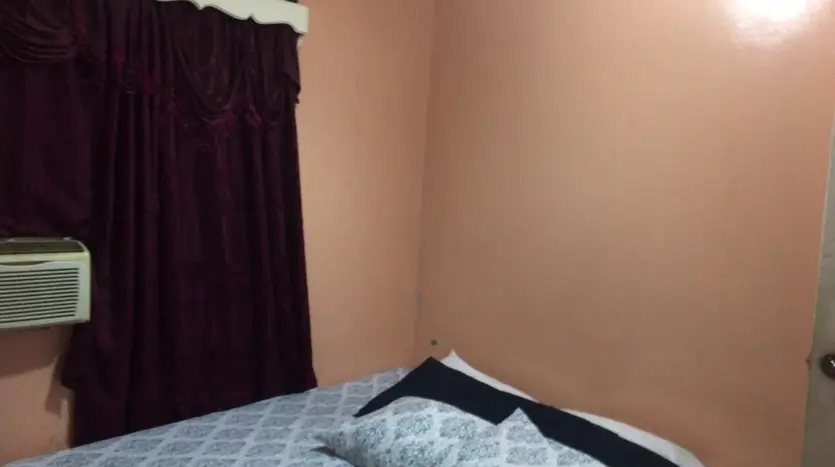 Bedroom with air conditioning in the house in Puerto Cortes