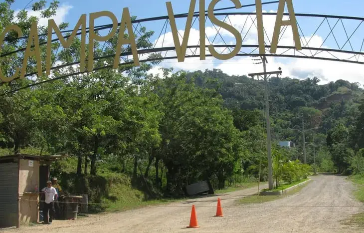 Rótulo de entrada del desarrollo Campa Vista en Trujillo