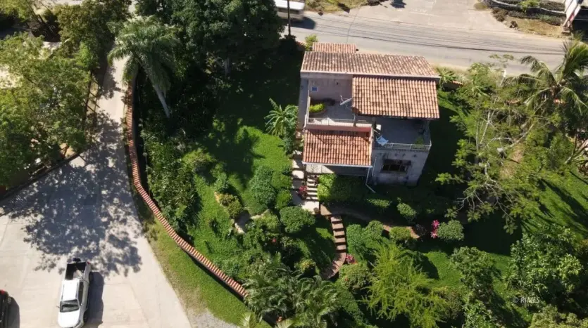 3 Bed Oceanview Home with Garden in Sandy Bay, Roatan