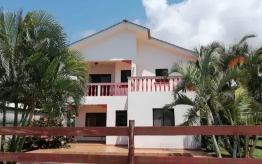 4 Bed Beachfront House with pool, La Ceiba Beach Club