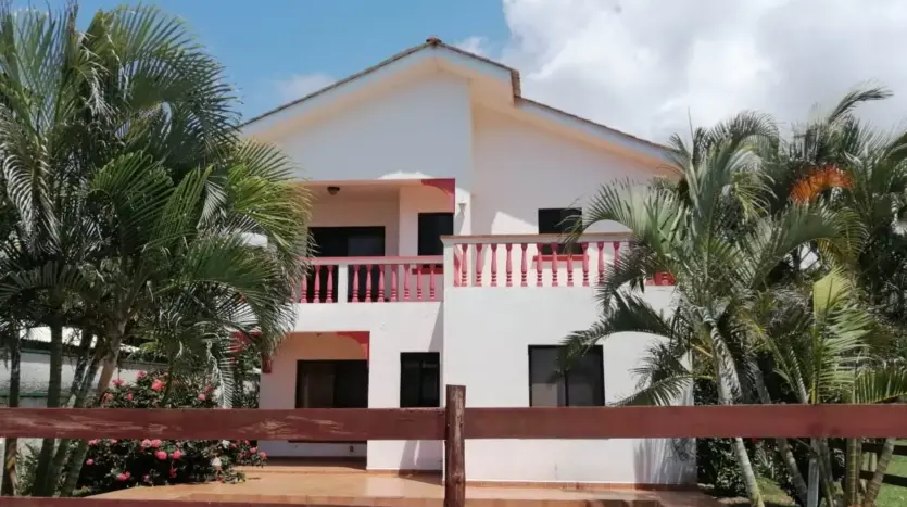 Beachfront house with pool at La Ceiba Beach Club