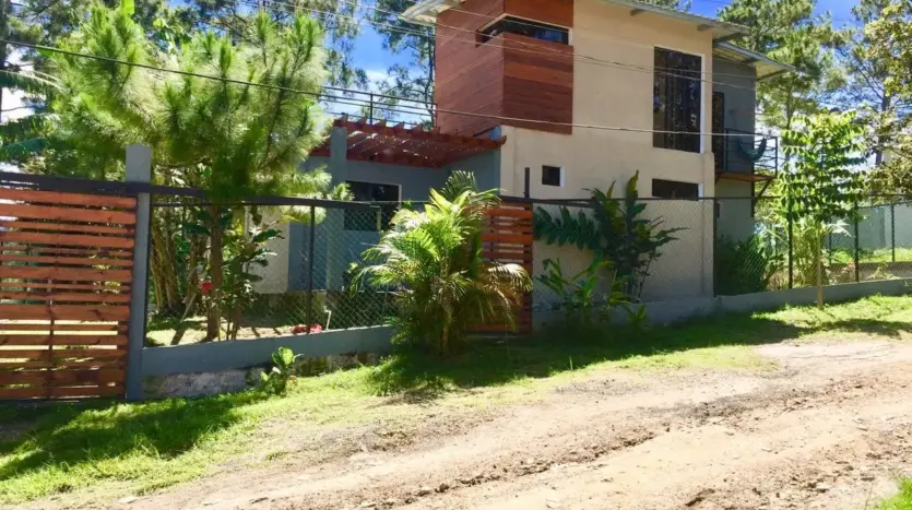Frente de la casa de 3 habitaciones en Marcala, La Paz