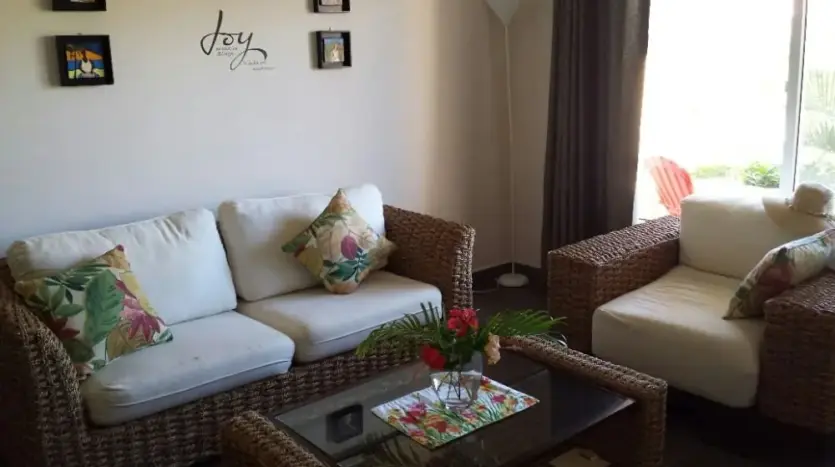 Sala de la villa de 1 habitación en Trujillo Beach Eco-Development