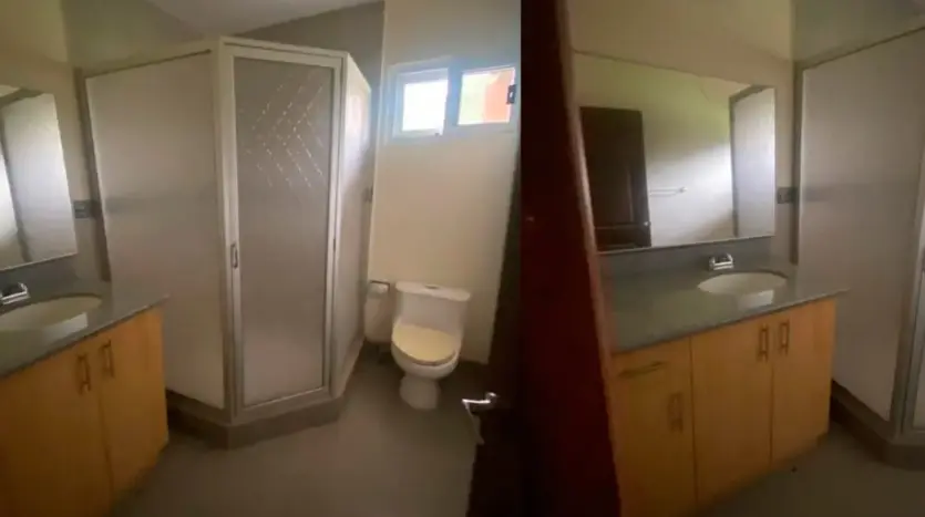 Bathroom with glass shower in Villa 8 in Trujillo