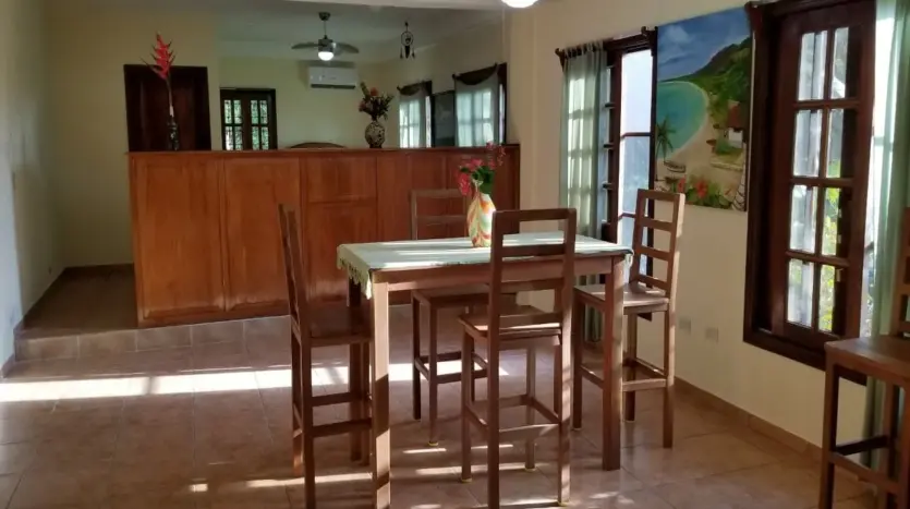 Villa Mangos: 3 hab., 3 baños, 2,500 sq ft, 0.75 acres en Trujillo