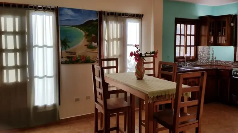 Villa Mangos: 3 hab., 3 baños, 2,500 sq ft, 0.75 acres en Trujillo