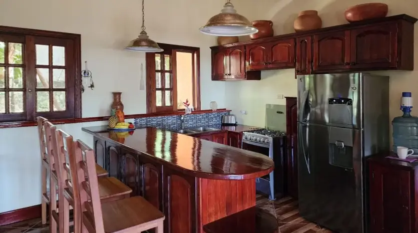 Villa Mangos: 3 hab., 3 baños, 2,500 sq ft, 0.75 acres en Trujillo