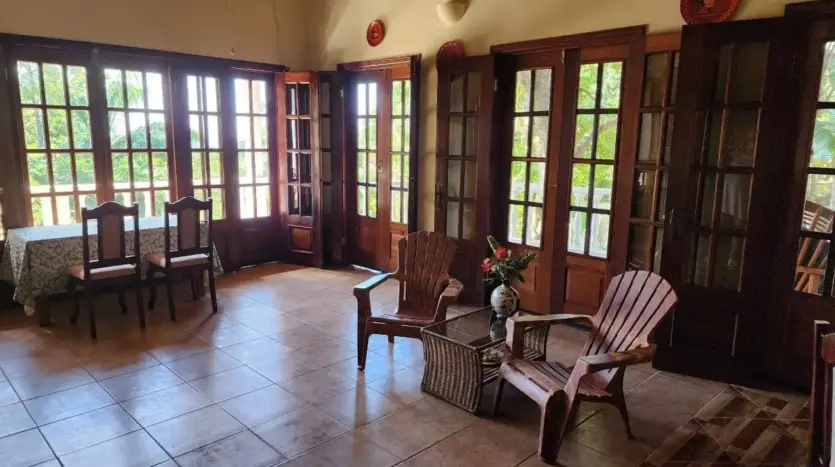 Villa Mangos: 3 hab., 3 baños, 2,500 sq ft, 0.75 acres en Trujillo