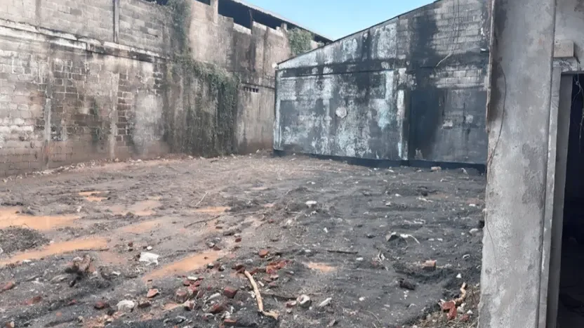 Cleared commercial lot in downtown Tela