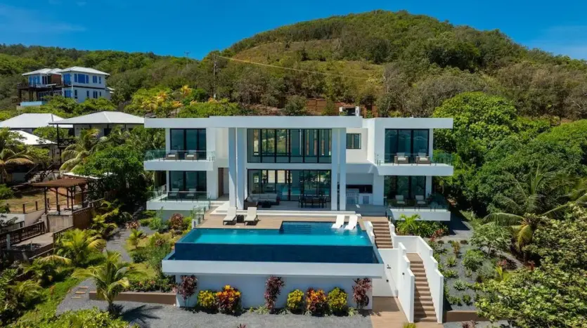 Camp Bay beachfront villa Casa de Ensueño seen from the air