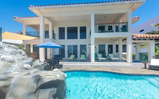 Casa Cascada: 4BD 4BA Oceanfront Pool Home with Dock, Lighthouse Estates, Roatan
