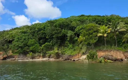 Lote de 0.68 acre en ladera frente al mar con vista, East End, Guanaja