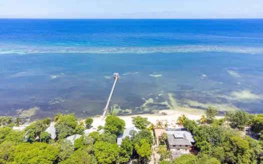 Seadancer Beach Cabana with Loft on 0.22 Acre, Sandy Bay, Roatan